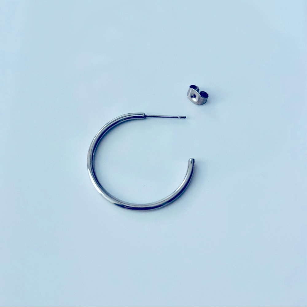 Single Titanium Hoop earring - Tini Lux “Happy Hour” hoop